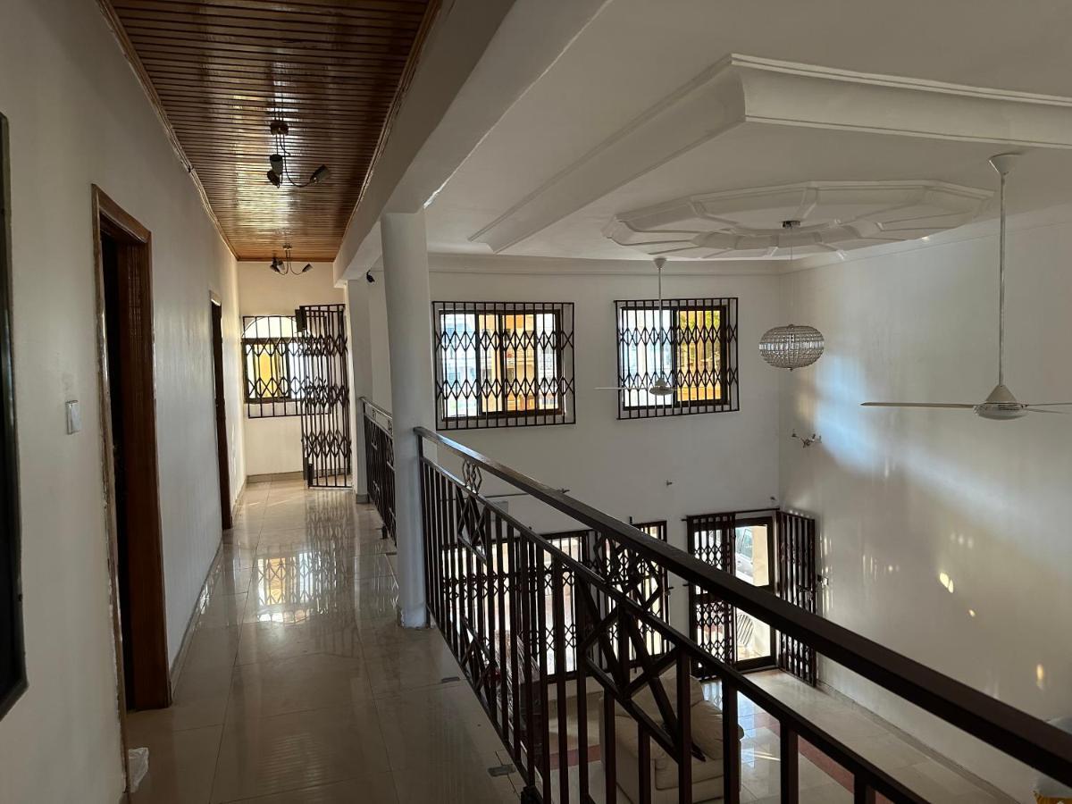 D Barfi Guesthouse, Excellent Location Kumasi Exterior foto