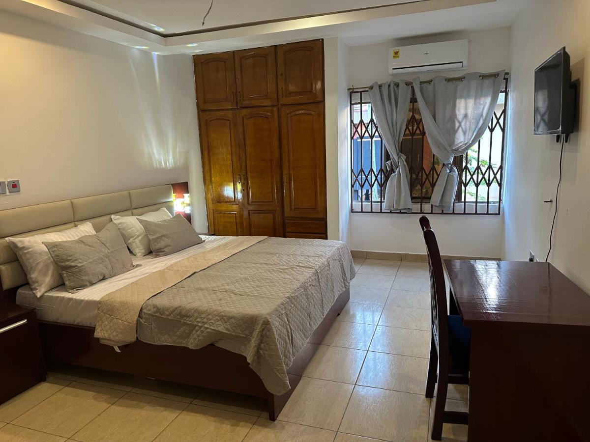 D Barfi Guesthouse, Excellent Location Kumasi Exterior foto